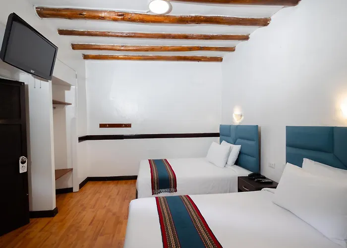 Hacienda Plaza Hotel 3*
