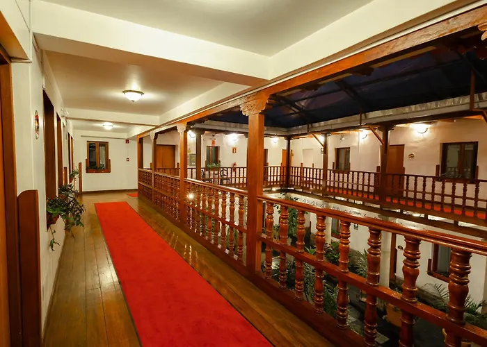 Hacienda Plaza Hotel 3*